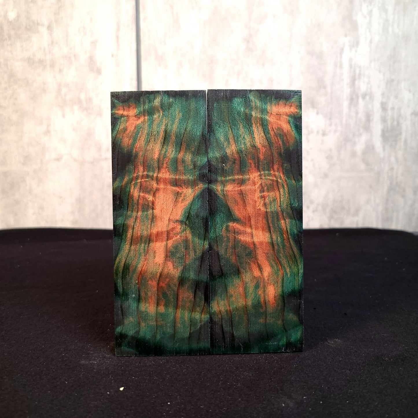 #2070 - Peacock Green Curly Redwood - RockSolid Scales -