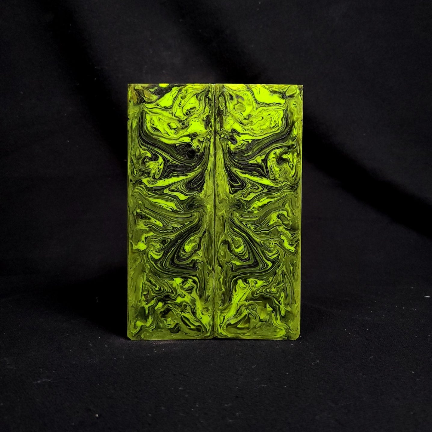 R48 - Electric Zombie Resin Scales - RockSolid Scales -
